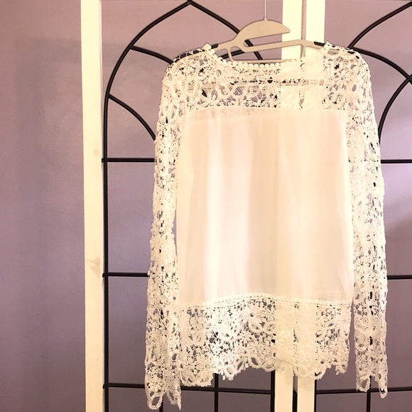Lace arms and shoulders white blouse. Size Large. - Picture 3 of 4